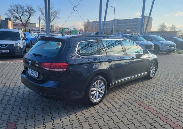 Volkswagen Passat cena 69900 przebieg: 148000, rok produkcji 2019 z Międzylesie małe 326